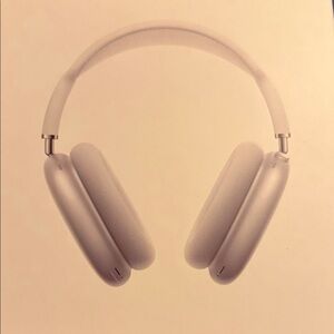 Wireless Over-Ear Headphones - Black. Came in wrong box